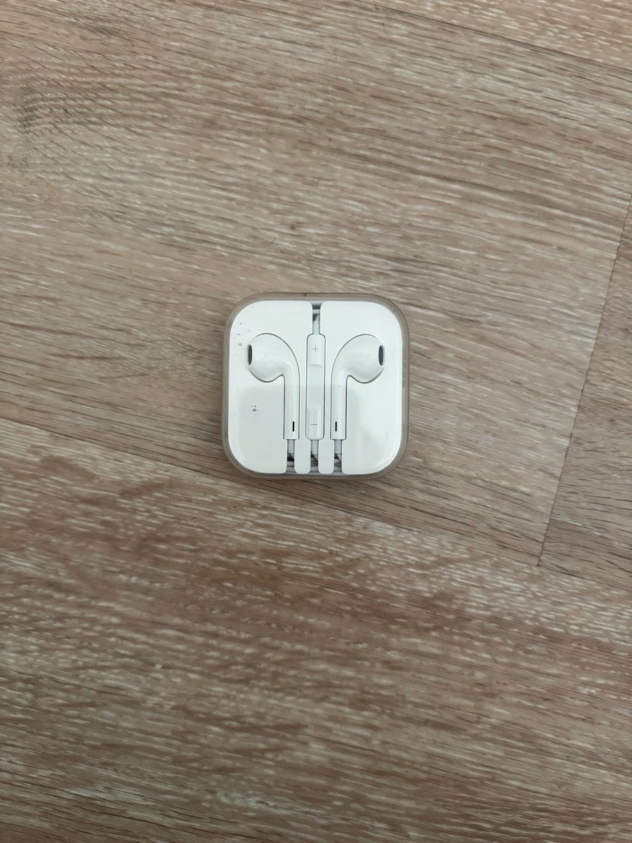 Apple Kopfhörer: Apple EarPods weiss, neu – Neu und originalverpackt aus Dietwil von vera2301