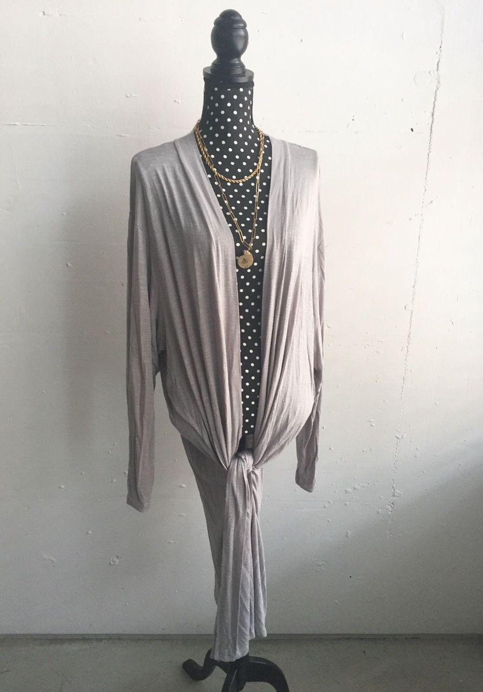 Giacche: Langer Cardigan hellgrau – Usato da Zürich venduto da enjoyxvintage 1