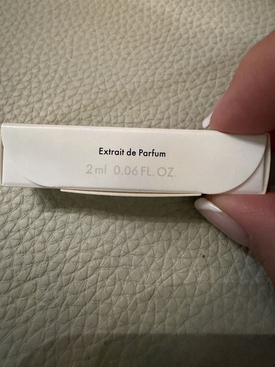Louis Vuitton Profumi & Eau de Toilette: Louis Vuitton Symphony Extrait de Parfum 2ml Probe – Nuovo e nell'imballaggio originale da Oberlunkhofen venduto da Raspberry 1