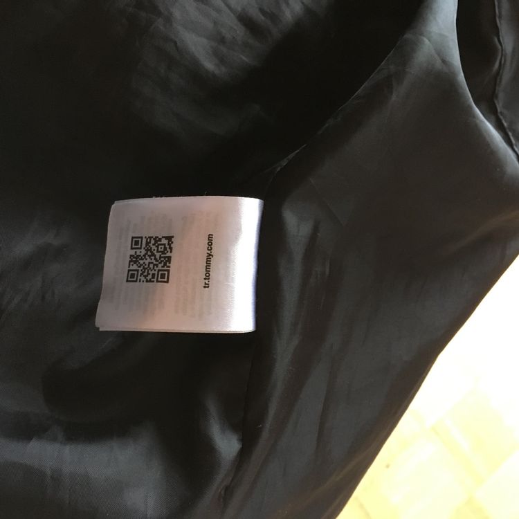 Tommy Hilfiger Vestes: Tommy Hilfiger Winterjacke XL – D'occasion à Schleitheim par Pi3.14 7