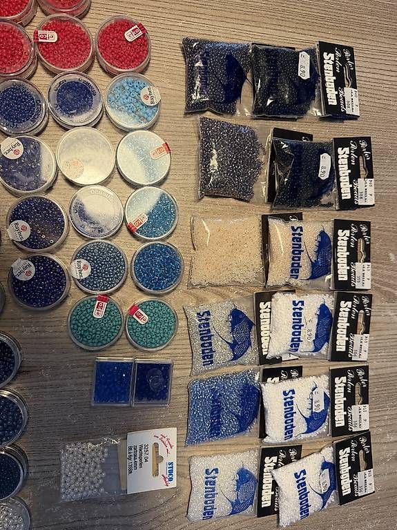 Statuette: Über 100 Packungen Perlen – Nuovo e nell'imballaggio originale da Bergdietikon venduto da soma2810 3