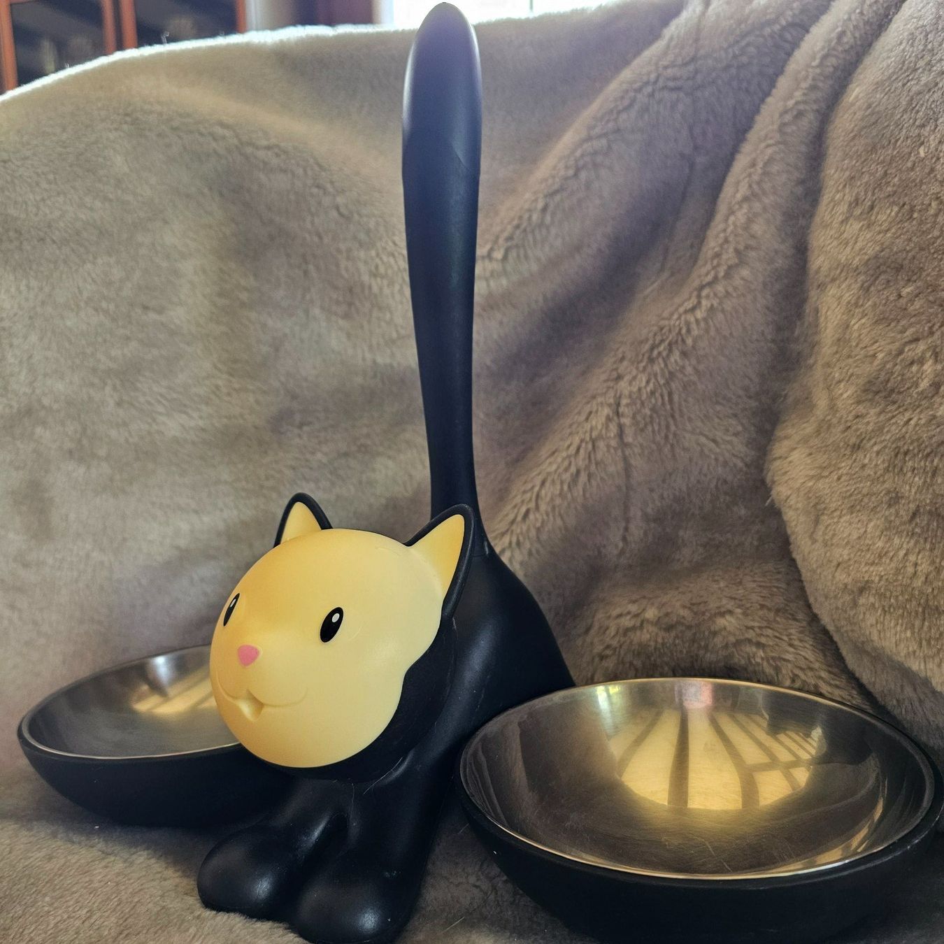 Alessi Ciotole: Gamelle pour chat Alessi - noire – Usato da Bullet venduto da liowus77 1