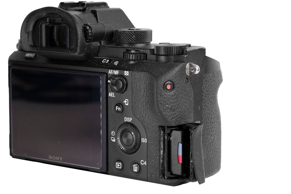 Sony Kamera: Sony Alpha A7R II / MK 2 Body ILCE-7RM2 Alpha 7R Kamera – Gebraucht aus Emmen von 010 7