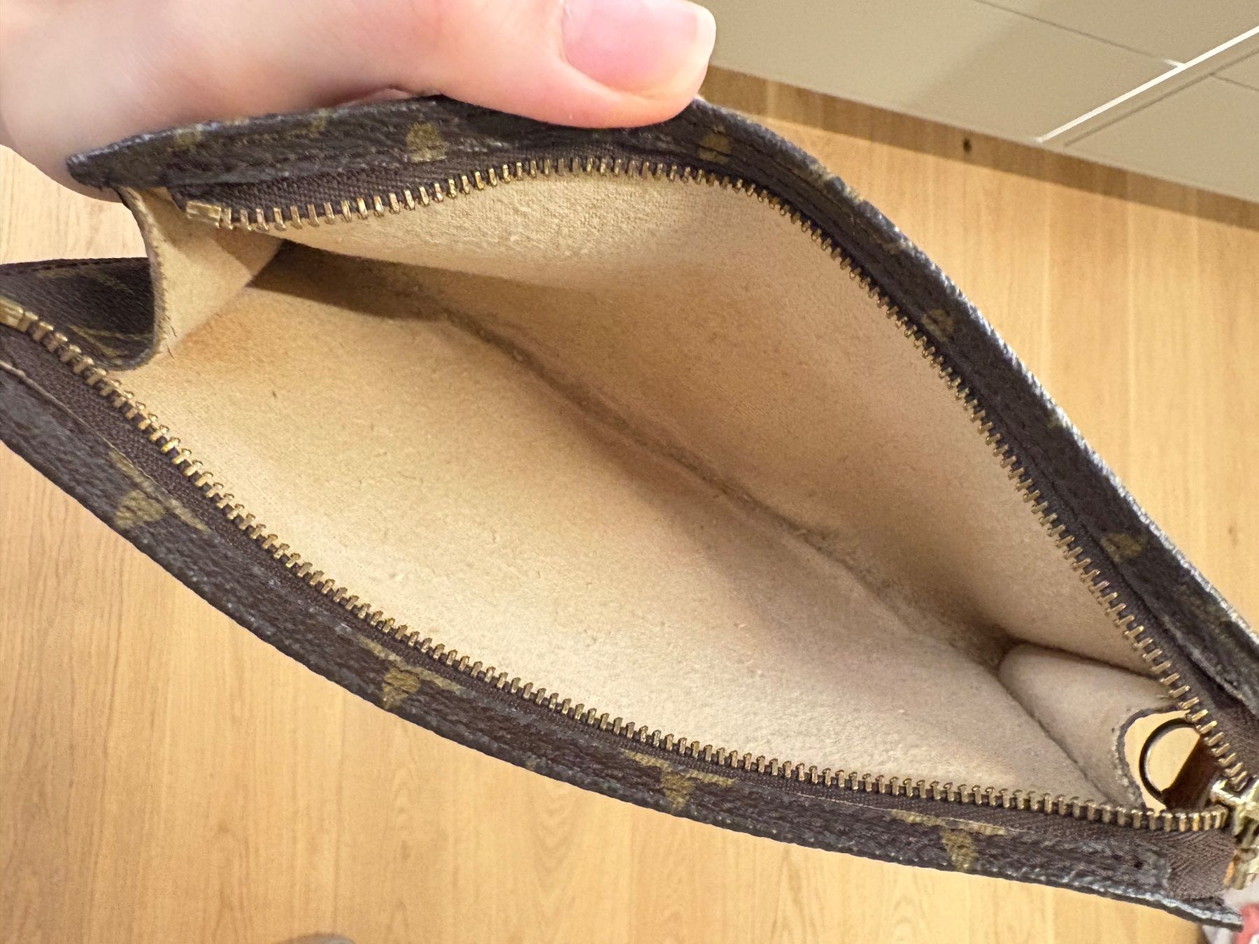Louis Vuitton Borse: Louis Vuitton Pochette Monogram Canvas gebraucht – Usato da Waltenschwil venduto da CM90 3