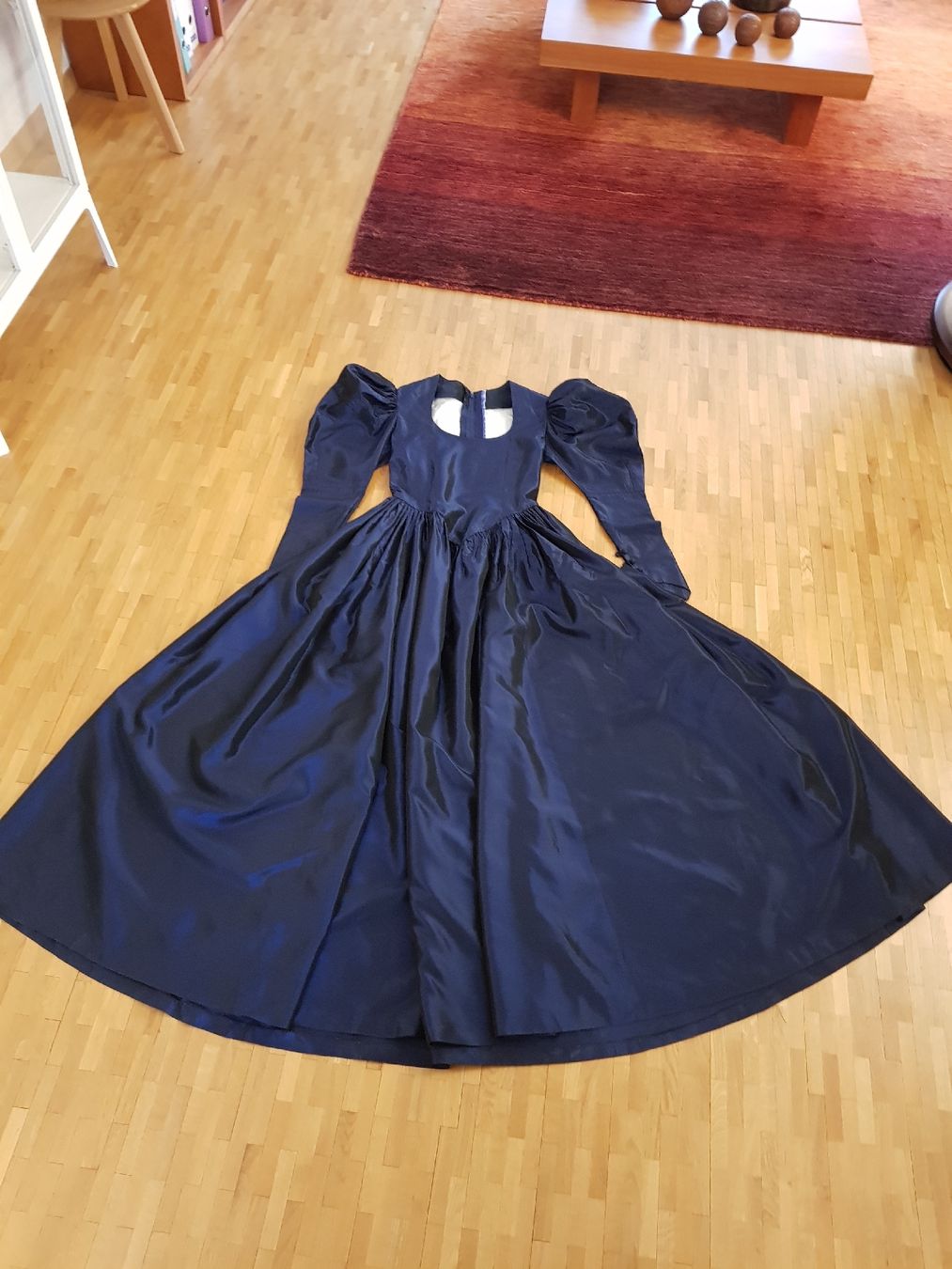 Vestiti: Robe de scène ou de bal violine T34 – Usato da Veyrier venduto da sosozizou 2