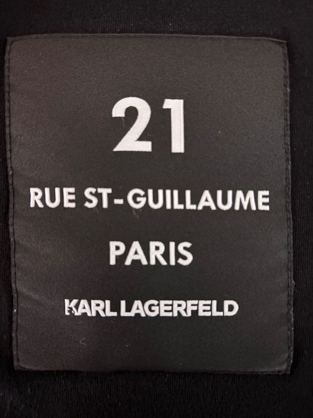 Karl Lagerfeld T-shirt: Karl Lagerfeld T-Shirt – Usato da Wetzikon ZH venduto da Deba26 2