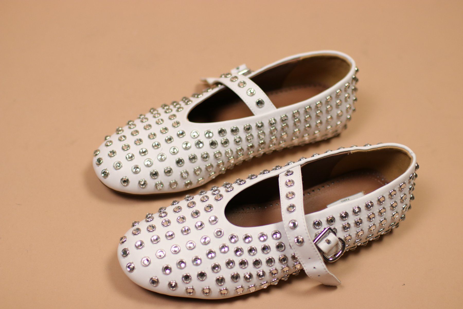 Alaia Scarpe da donna: ALAIA White Studded Ballerina - Size 39 – Usato da Hombrechtikon venduto da BAZ-Vintage 4