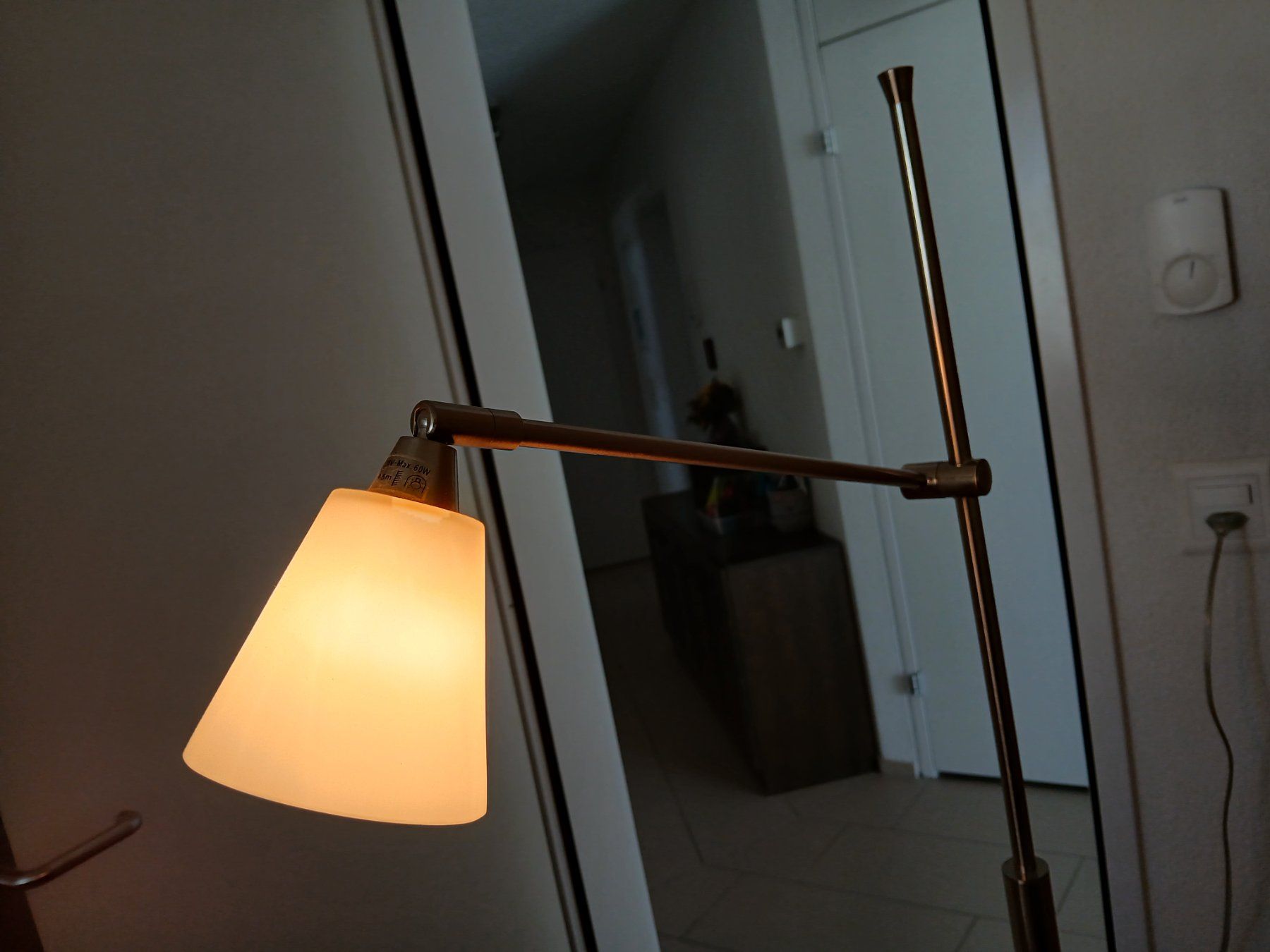 Lampade: LED Stehleuchte / Stehlampe - silber, dimmbar, 140 cm – Usato da Greifensee venduto da wil_6qmz 1