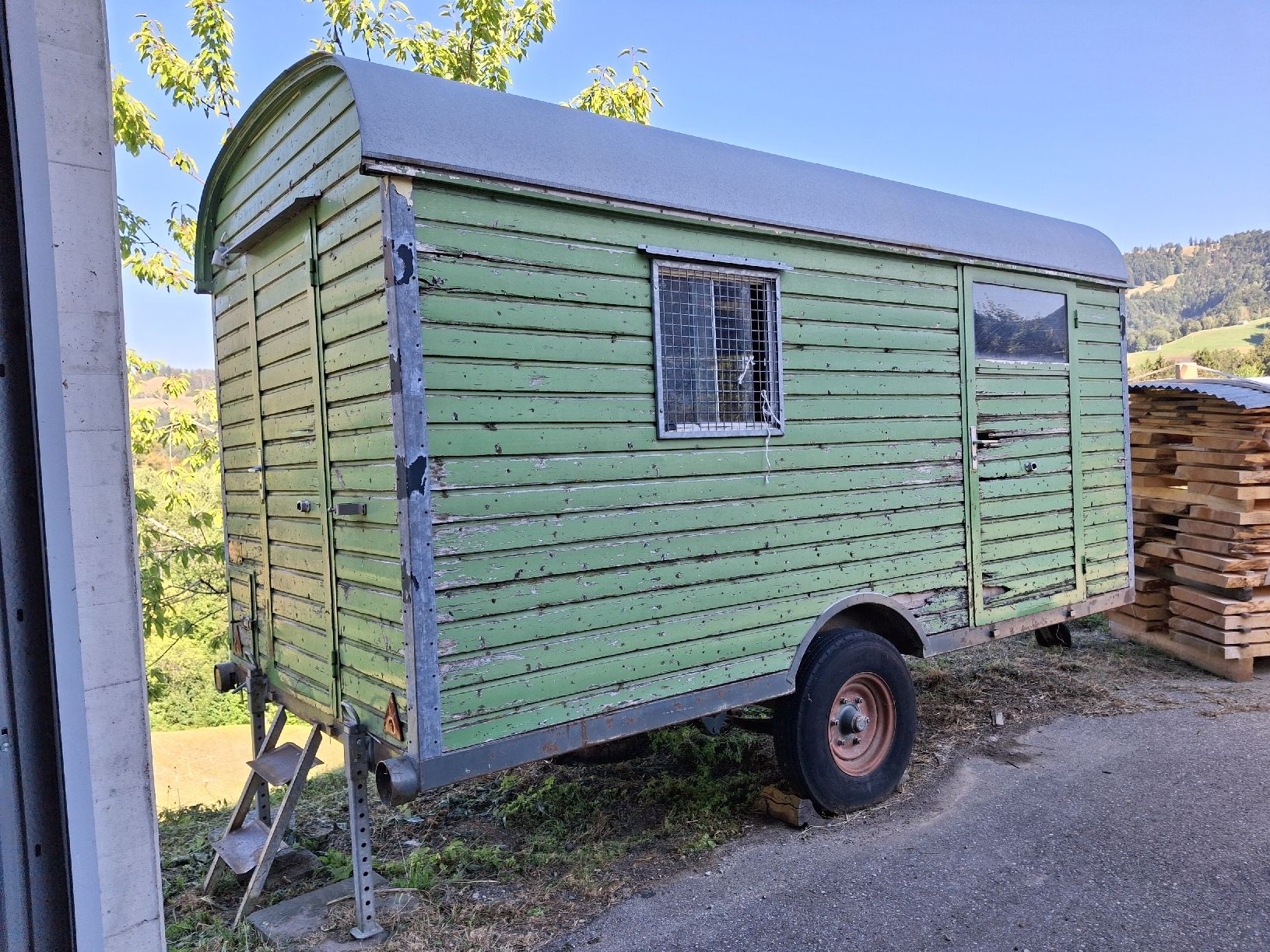 Remorques: Bauwagen Kleintierstall Tinyhaus – D'occasion à Libingen par Cm81 1