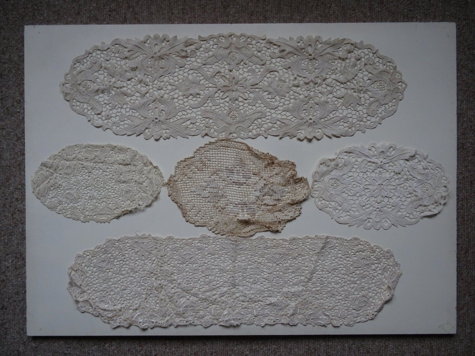 Tutte le decorazioni: Sammlung Kunststricken / Kunststrick-Decken / Handarbeit – Usato da Zimmerwald venduto da ver_69wh 5