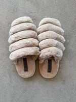 Flauschige Hausschuhe neuwertig beige Grösse 38