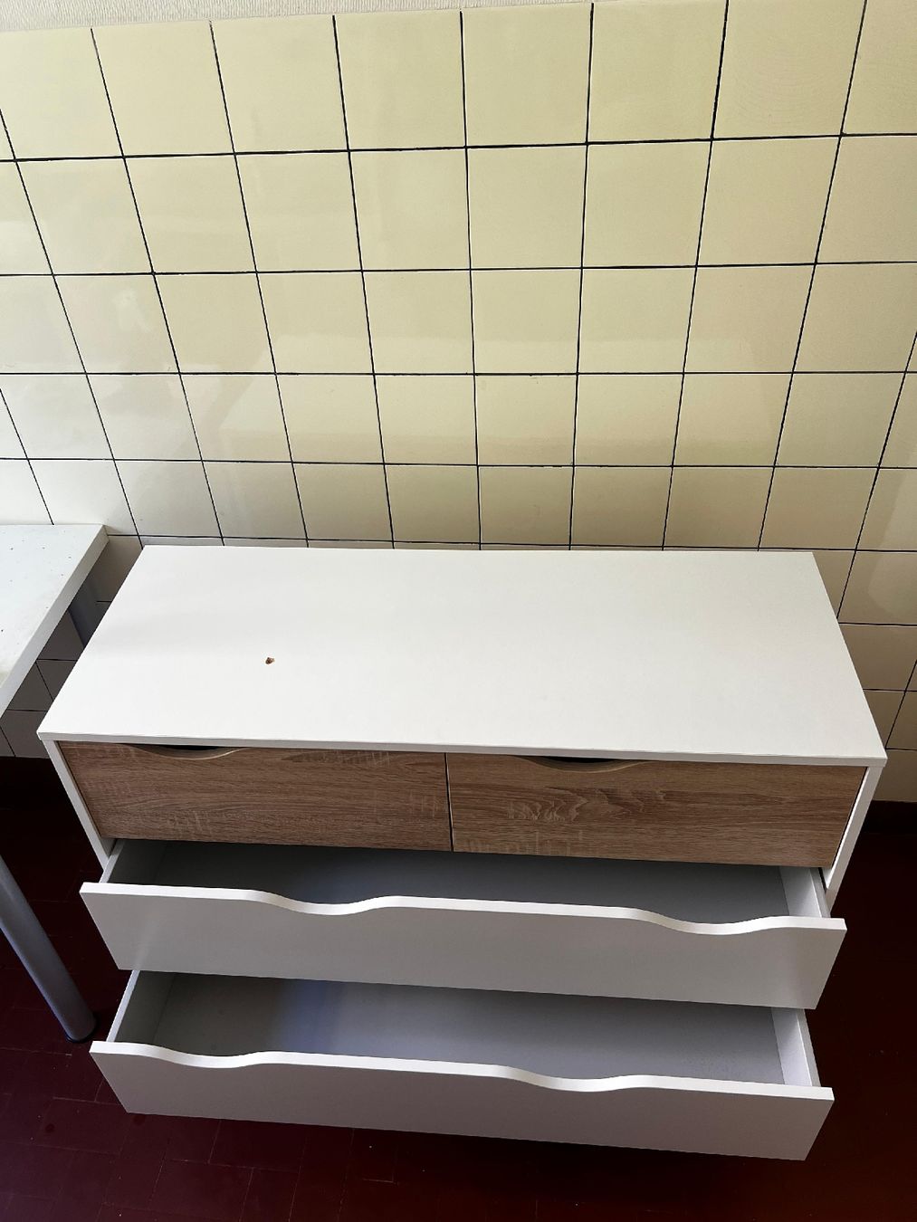 Conforama Cassettiere: Commode 4 tiroirs en bois – Usato da Lausanne venduto da oke_8bdr 1