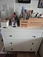 Hemnes Kommode IKEA weiss mit Beschädigung an Fuss