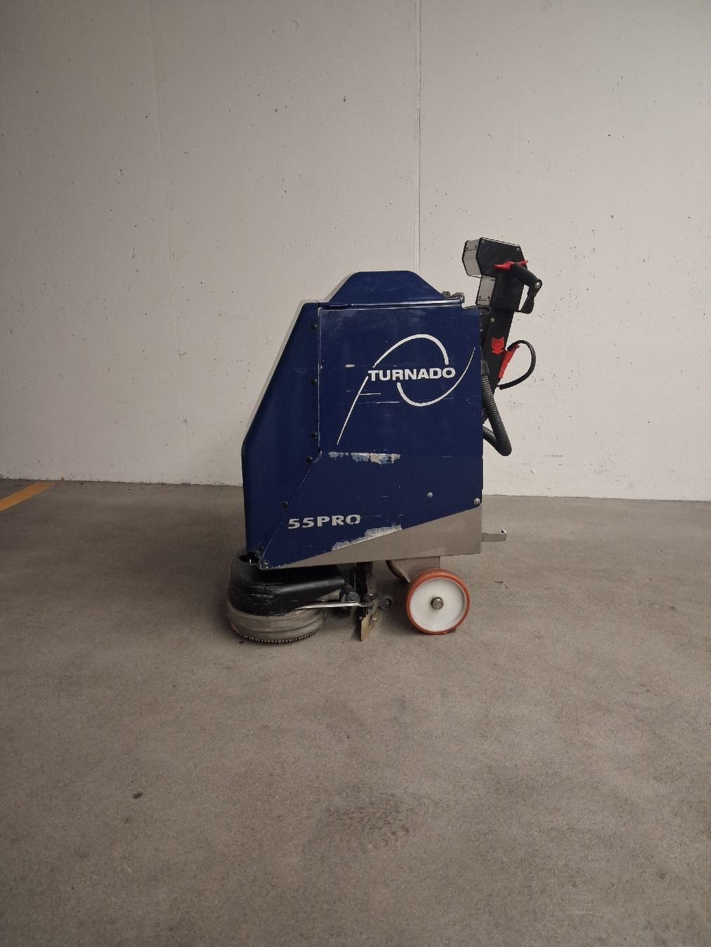 Toutes les machines: scheuersaugmaschine – D'occasion à Wohlen AG par ang_xy8w