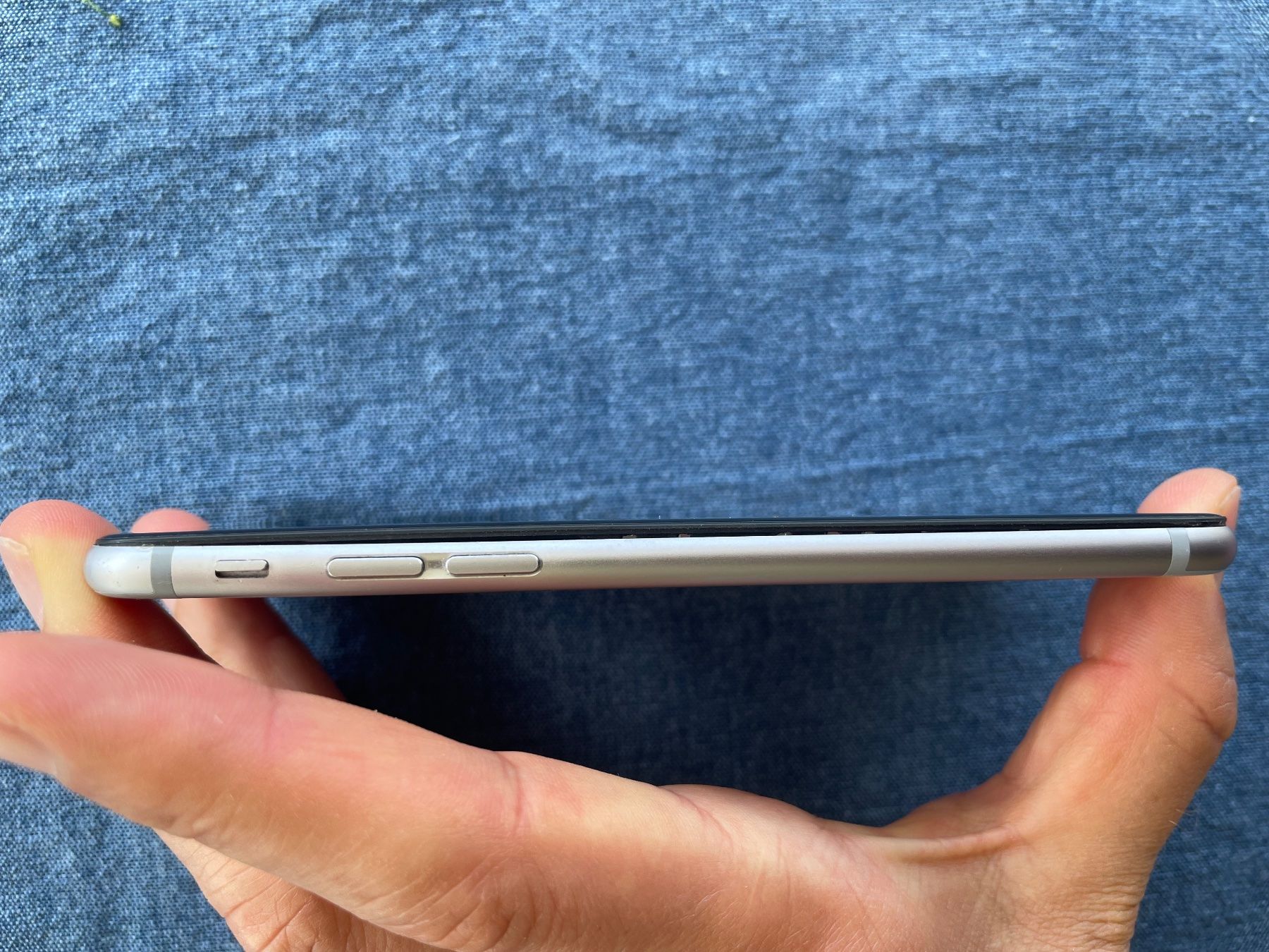 Apple Telefoni cellulari / Smartphones: iPhone 6 silber guter Zustand – Usato da Kreuzlingen venduto da CrestaNr.1 2