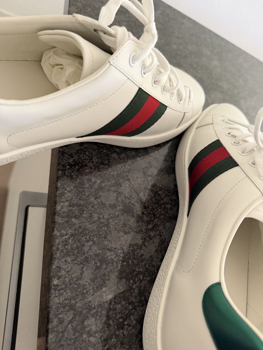Gucci Herrenschuhe: Baskets basses Gucci blanches cuir taille 47 bon état – Neu (gemäss Beschreibung) aus La Chaux-de-Fonds von emi_xh5h 2