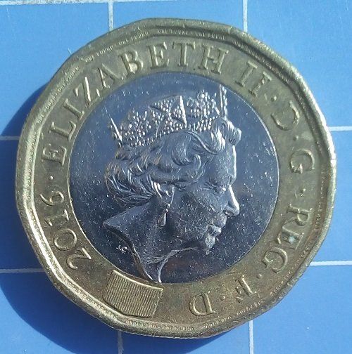 Tutti le monete: GROSSBRITANNIEN 2016 - 1 POUND - QUEEN ELISABETH - VORZ. – Usato da Tobel venduto da fuertinero 1