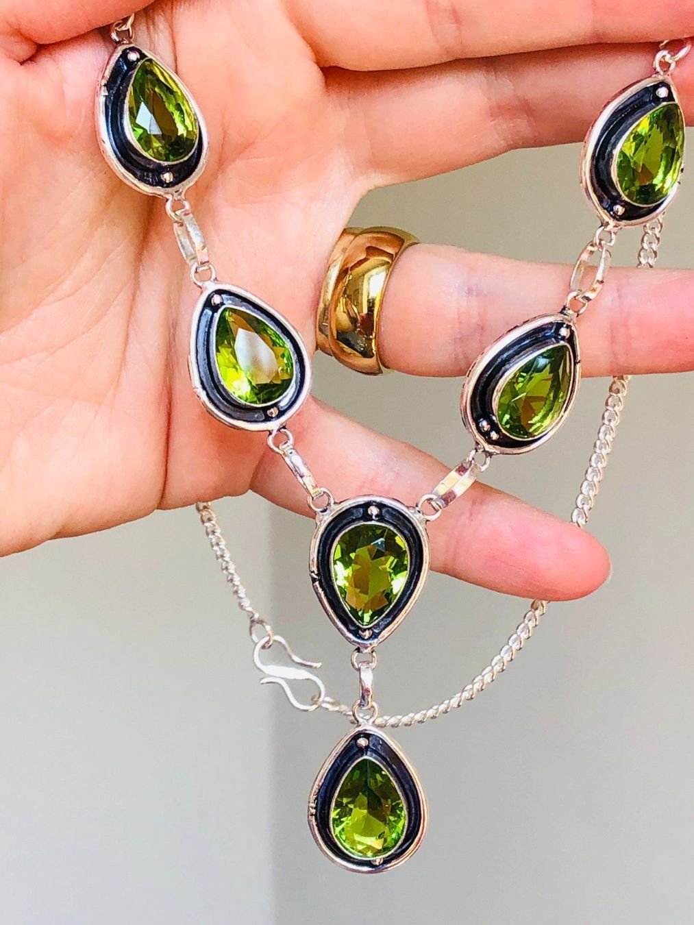 Catenine: PERIDOT – Nuovo e nell'imballaggio originale da Genève venduto da AGBERG 1