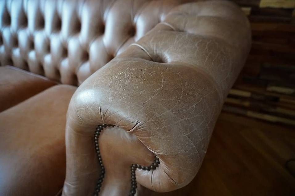 Divani: Vintage Chesterfield Sofa – Usato da Cham venduto da gif_l77z 4