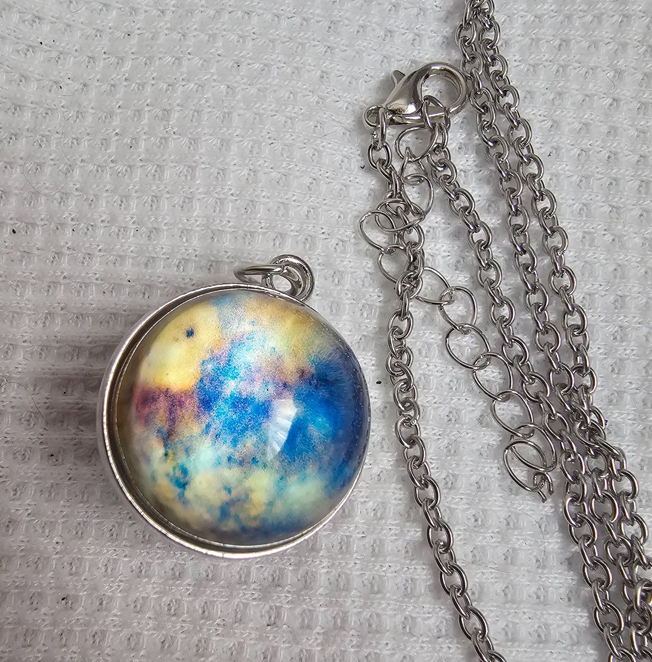 Ciondoli: NEU! Planet Anhänger mit Kette – Nuovo e nell'imballaggio originale da Füllinsdorf venduto da Sunnebliemli7 3