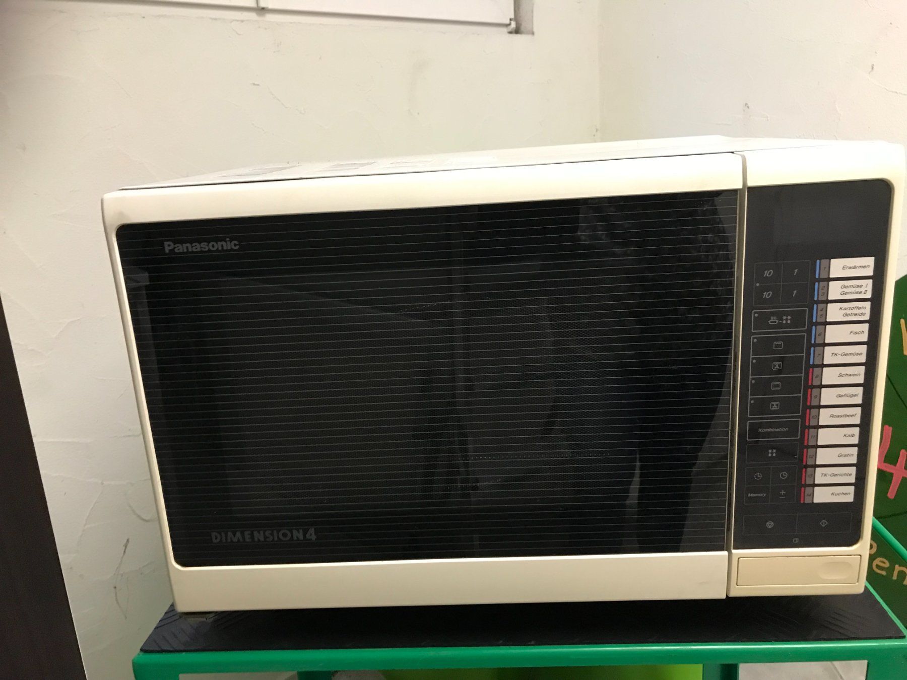 Appareils de cuisine: Freistehende Mikrowelle Panasonic – D'occasion à Schüpfheim par natur76