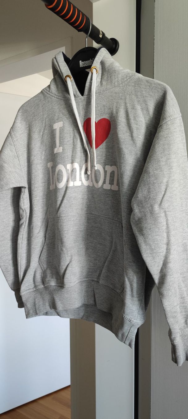 Pulls & Sweat-shirts: Hoodie – D'occasion à Zug par vik_8fdf