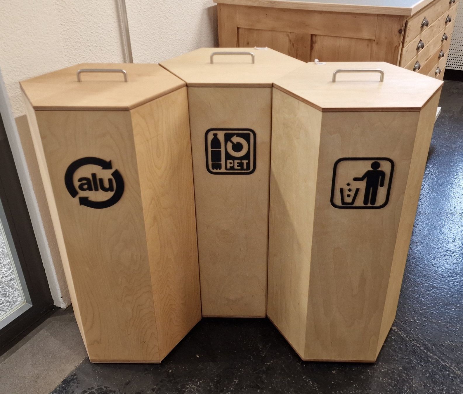 Cestini per rifiuti: Abfallbehälter aus Holz – Nuovo (secondo la descrizione) da Glattbrugg venduto da BauTeile 3