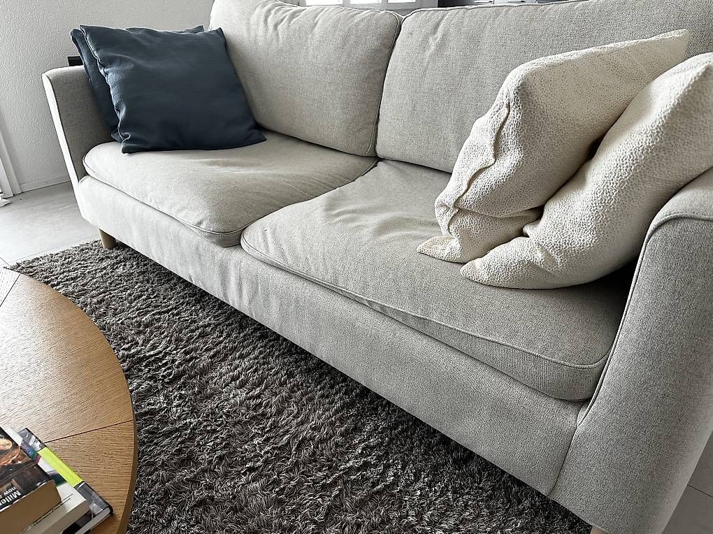 Ikea Divani: Canapé 3 places IKEA beige confortable – Usato da Peseux venduto da J_avi 4