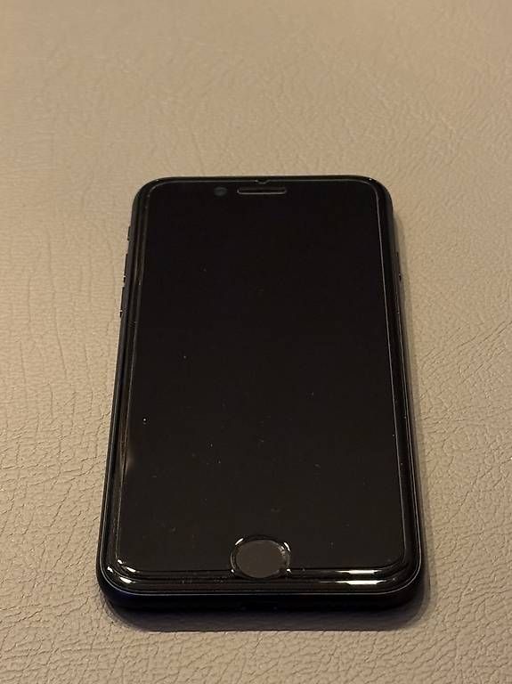 Telefoni cellulari / Smartphones: Apple iPhone SE (3rd Gen) – Usato da Lachen SZ venduto da da.mzzi 2