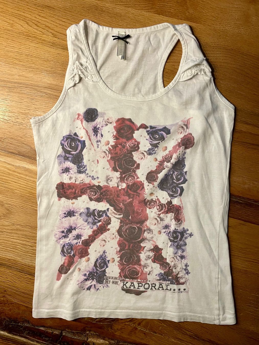 Blouses, T-shirts & Tops: Cooles T-Shirt Grösse 164 – D'occasion à Fehraltorf par Marlene4