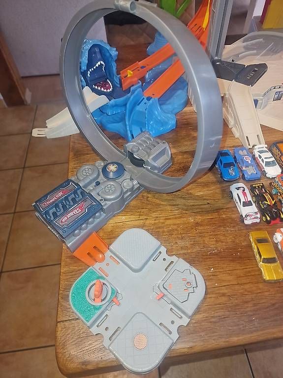 Spielzeuge: Circuit hotweels  – Gebraucht aus Collombey von deborach 4