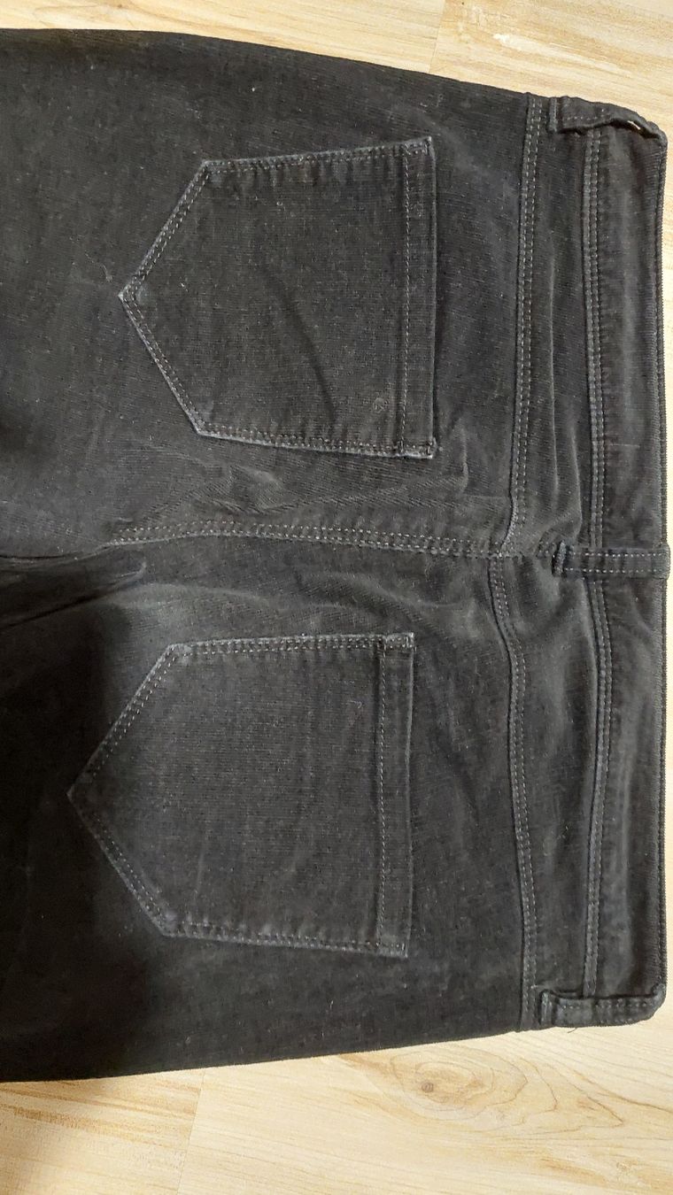 Benetton Pantaloni: Schwarze Cordhose Benetton Gr. 36 – Usato da Gwatt (Thun) venduto da Letzte-Chance-II 5