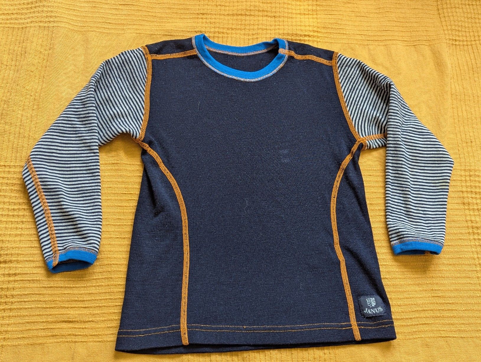 Camicette, T-shirt & Top: Bluse, Merinowolle, Janus, 110/116 cm – Usato da Zofingen venduto da Droni_A