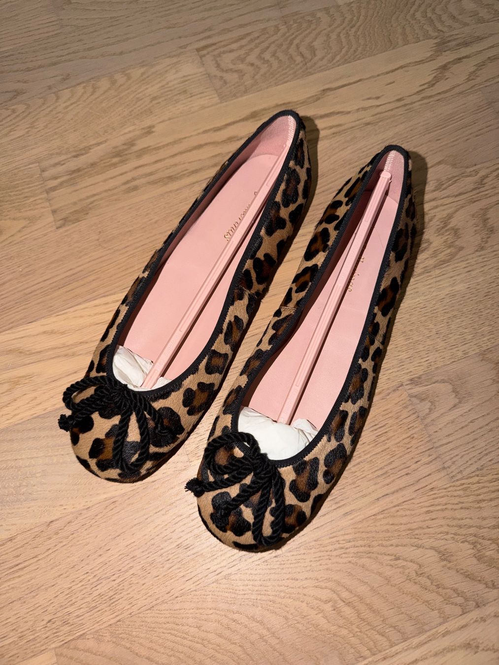 Scarpe da donna: PrettyBallerinas Ballerinas mit Leo-Muster – Nuovo e nell'imballaggio originale da Hettlingen venduto da blu_tb6z