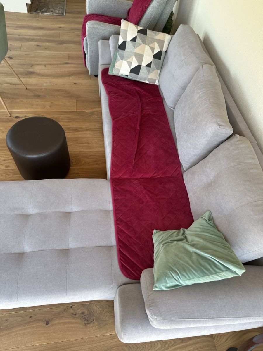 Divani: Ecksofa mit Hocker hellgrau Stoff guter Zustand – Usato da Solothurn venduto da laidbackchilling 1