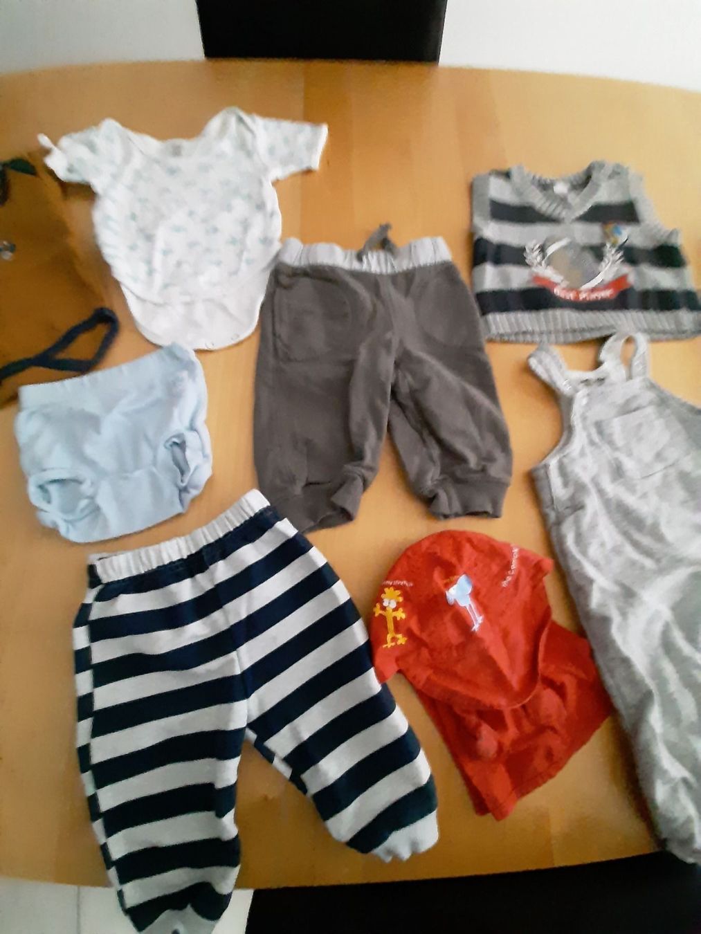 Kleiderpakete & -sets: K..139) Junge Kleiderset Gr. 68 – Gebraucht aus Wil SG von Saxer1 3