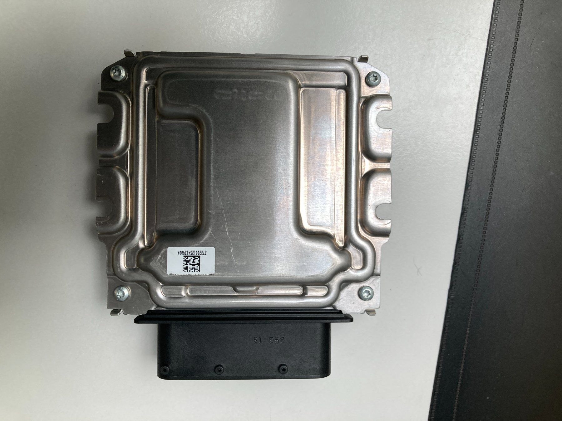 Renault Tutti pezzi di ricambio auto: Renault Trafic Adblue Rechner ECU 0281034701 – Nuovo e nell'imballaggio originale da Cham venduto da WB2223 3