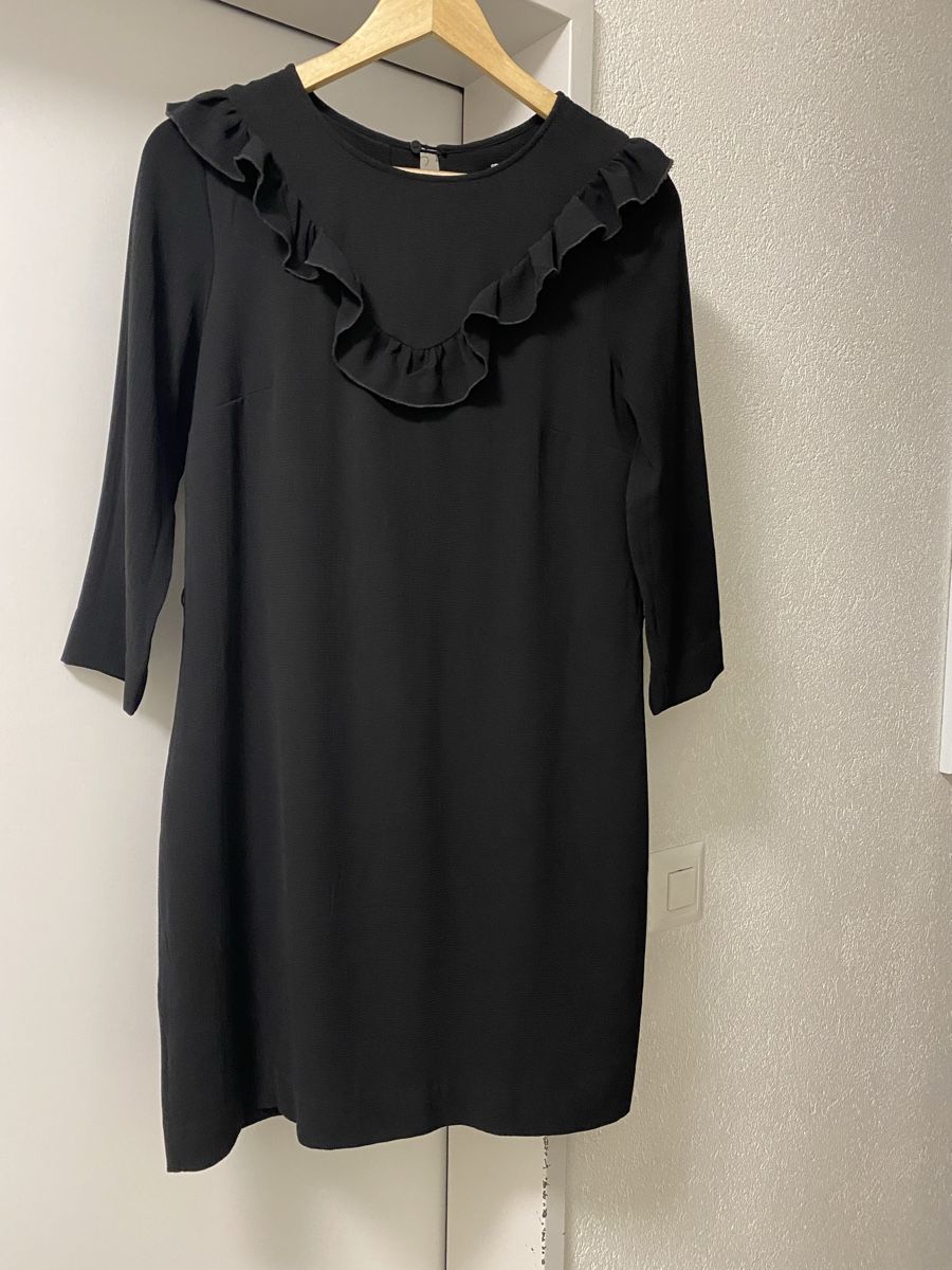 H&M Vestiti: H&M Kleid mit Volant gr. 38 – Usato da Wald ZH venduto da Slaste