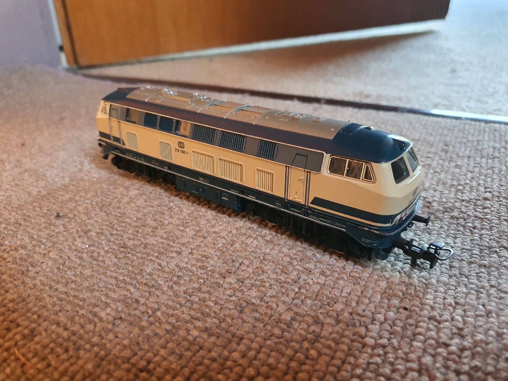 Märklin Modellini di ferrovie: Br 215 bleu crème DB Märklin  – Usato da Lavey-Village venduto da Lofoten93 3