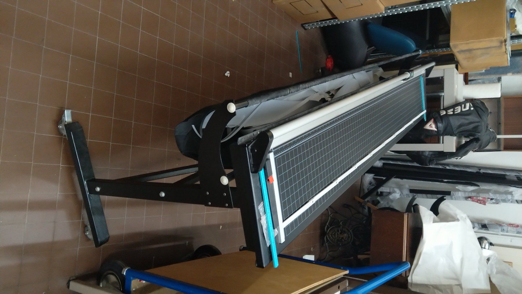 Laboratorio & Camera oscura: 200 cm Papierschneid Maschine – Nuovo e nell'imballaggio originale da Stans venduto da Uhren_und_Fotoexpres