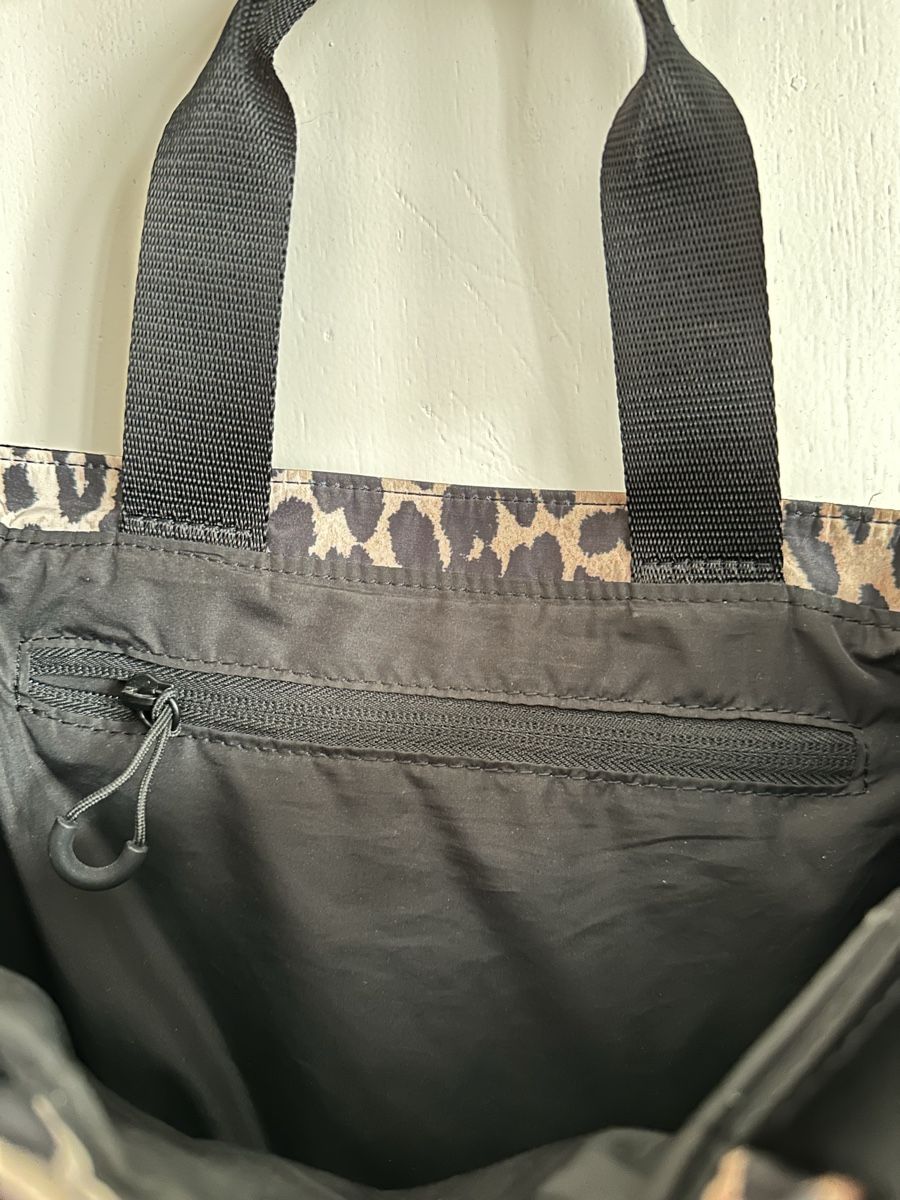 Ganni Sacs: GANNI Tech Tote bag Leopard – Neuf (Voir description) à La Chaux-de-Fonds par lenchzer 3