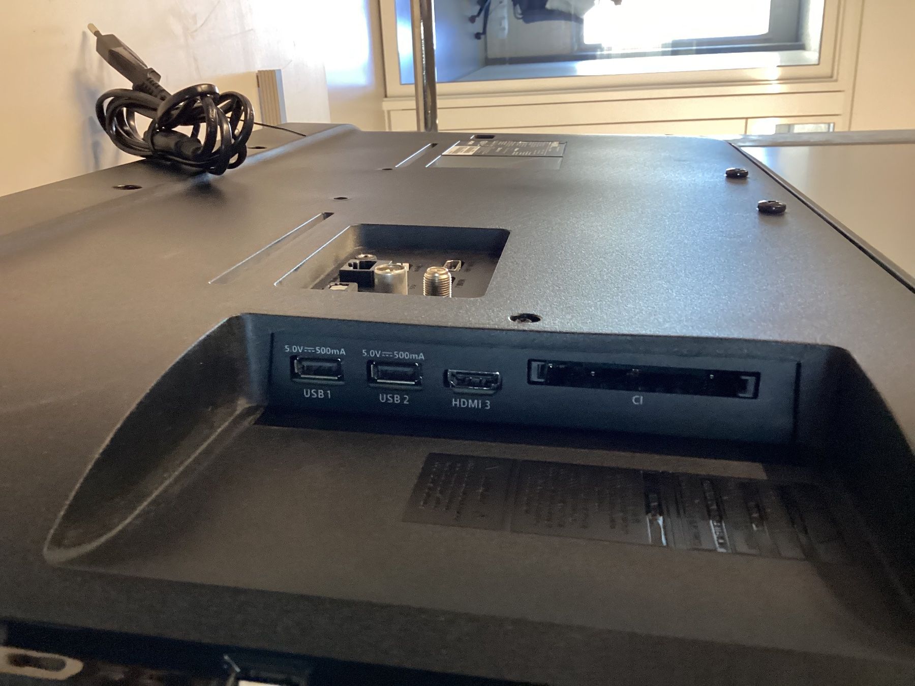 Philips Televisori: Fernseher mit Ambientelicht- Wiitergäh – Usato da Zug venduto da GGZatWork 4
