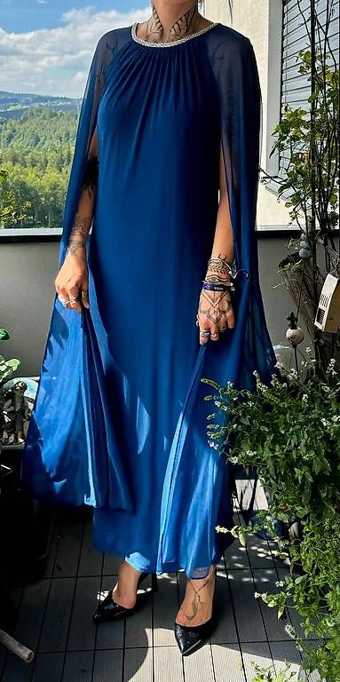 Kleider: Blaues Damenkleid – Gebraucht aus Luzern von Brokiland 2