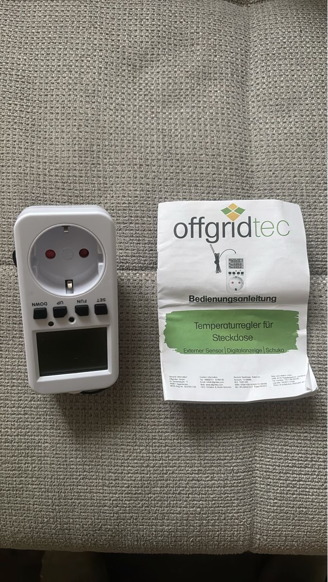 Fiches d'alim.: Temperaturregler Steckdose mit externem Sensor – Neuf (Voir description) à Suhr par arii_00