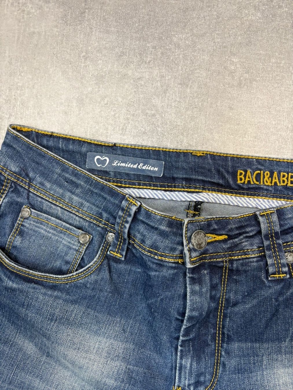 Jeans: Vintage Baci&Abbracci Straight Jeans (S) – Nuovo (secondo la descrizione) da Werdenberg venduto da hase.vintage 4