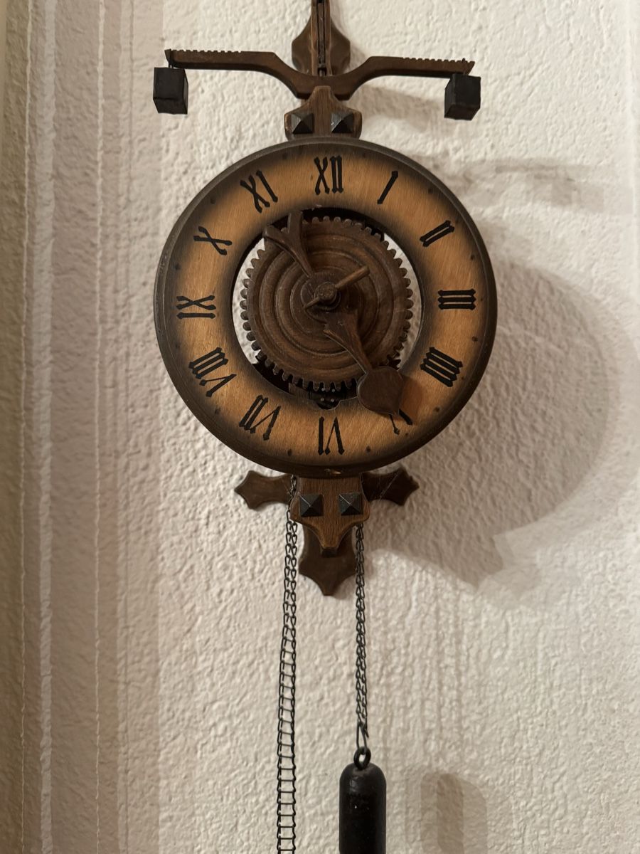 Orologi: Wanduhr aus Holz – Usato da Walliswil b.Wangen venduto da CharlotteGarde