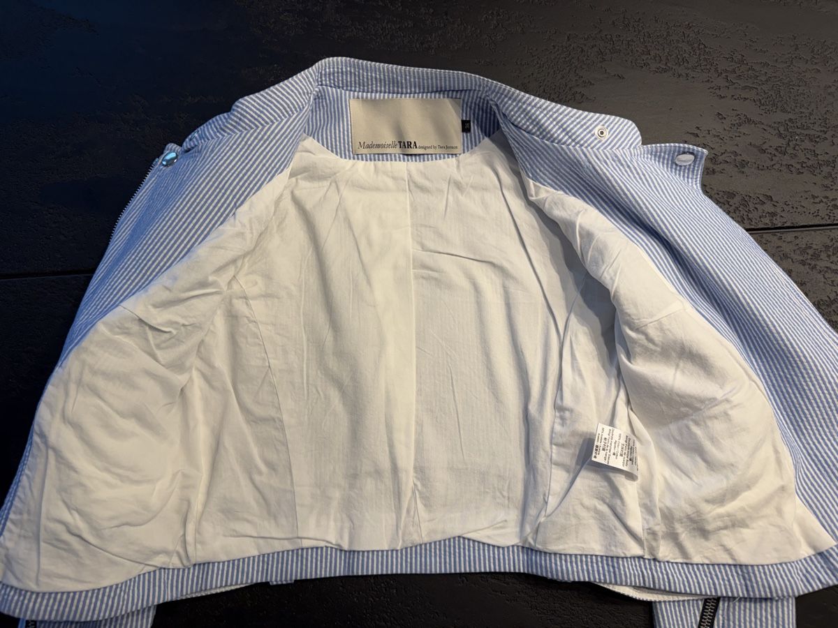 Tara Jarmon Giacche: Stylish striped summer jacket by Tara Jarmon, size 36 – Usato da Herrliberg venduto da Tubalp 2