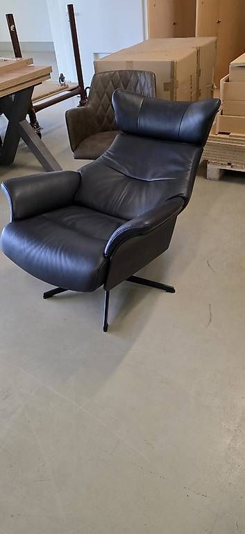 Poltrone: Sessel Leder Ausstellungs Modell, 60% Rabatt – Nuovo e nell'imballaggio originale da Lützelflüh-Goldb venduto da Rampenverkauf_72_ 1