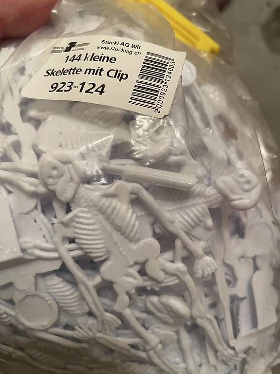 Alle Dekorationen: Halloween Deko Set – Gebraucht aus Luzern von Fledermaus82 2
