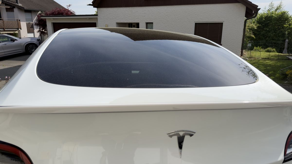 Tesla Alle Autoersatzteile: Tesla Model Y Heckspoiler Weiss, neu – Neu und originalverpackt aus Hünenberg See von bobby0102 2